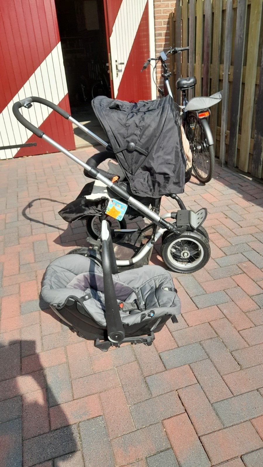 Mutsy Wandelwagen met Maxi-Cosi en Luchtbanden, Ophalen, Gebruikt, Met autostoeltje, Combiwagen