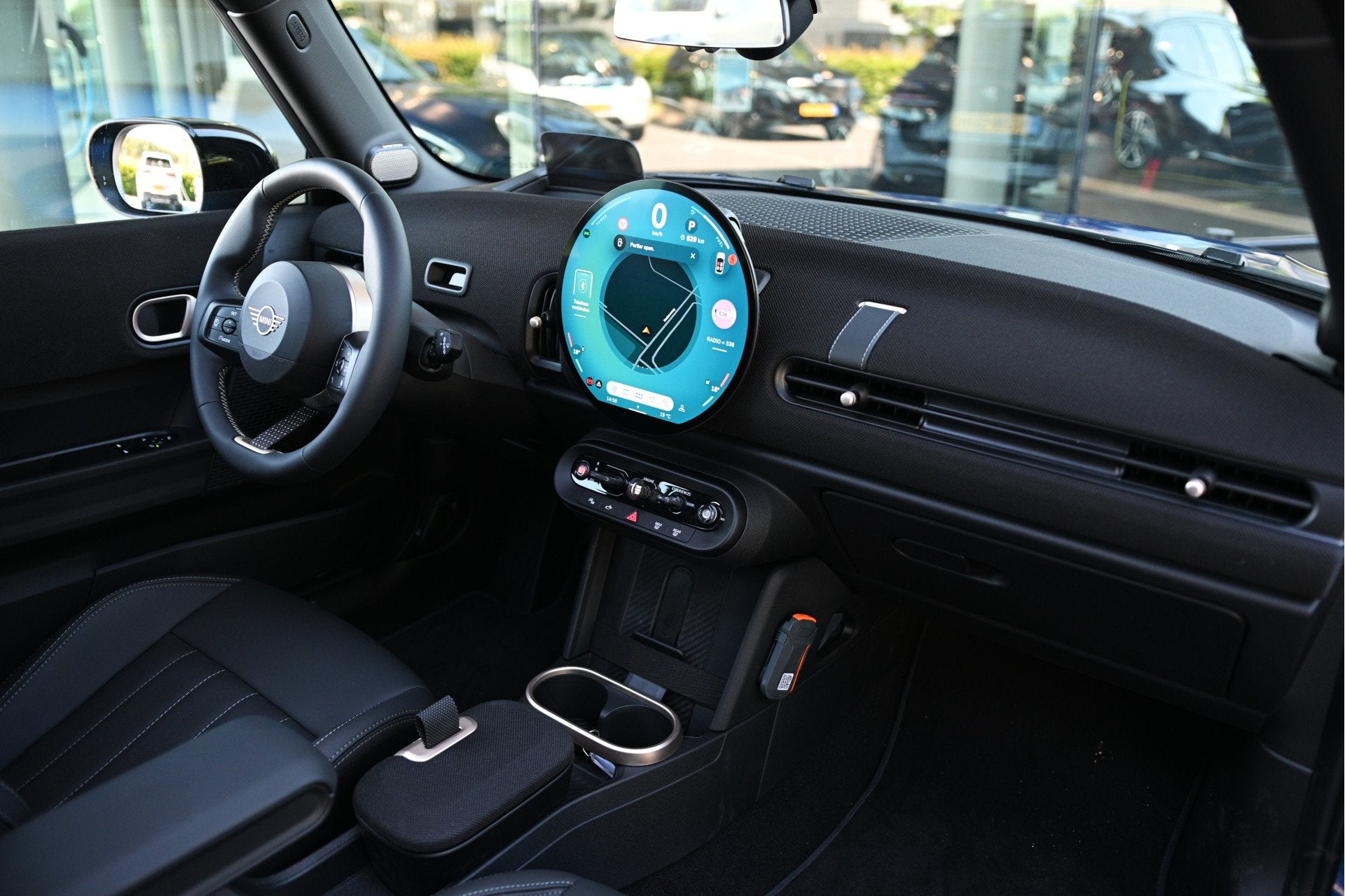 MINI Hatchback Cooper C Automaat / Favoured / Pakket XL / 18, Auto's, Mini, Dealer onderhouden, 156 pk, Met garantie (alle), Bedrijf