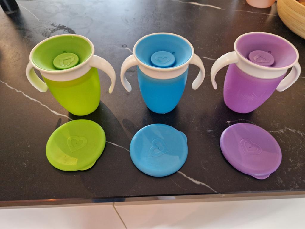 3 munchkin 360 bekers inclusief deksels, Kinderen en Baby's, Babyvoeding en Toebehoren, Ophalen, Gebruikt
