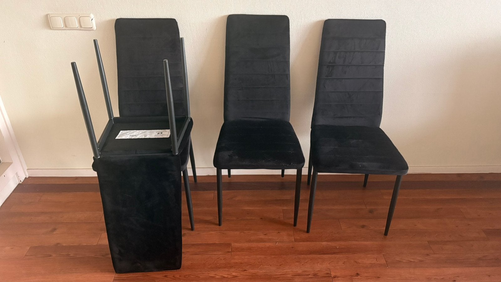 4 mooie stoelen, Ophalen, Zwart, Zo goed als nieuw, Vier