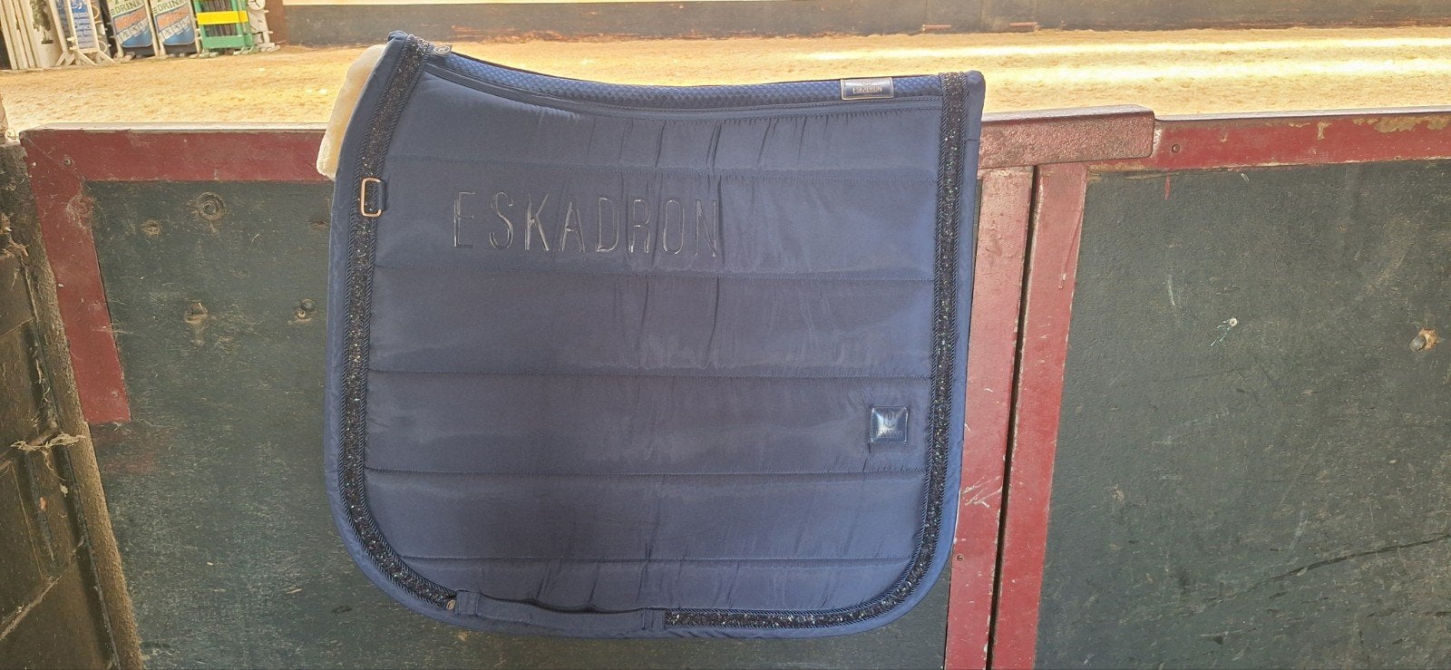 Eskadron full dressuur, Ophalen of Verzenden, Nieuw