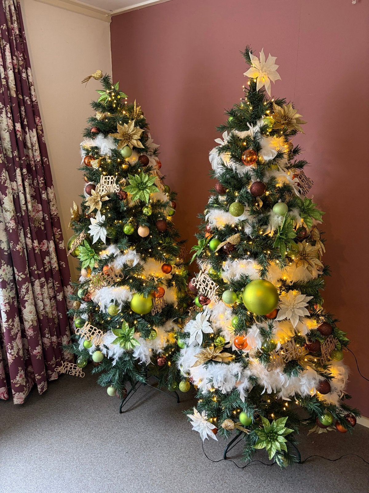 2x Kant-en-klare kerstbomen 1,80m comp versierd & verlicht, Diversen, Ophalen, Gebruikt, Onbekend, Horeca Decoratie