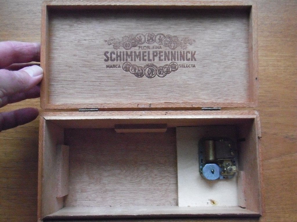 schimmelpennick sigarenkist speeldoos, Verzamelen, Ophalen of Verzenden, Zo goed als nieuw, Tabaksdoos of Verpakking