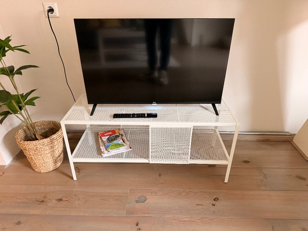 IKEA metalen tv-meubel - wit, Ophalen, Gebruikt, 100 tot 150 cm, Modern, Industrieel