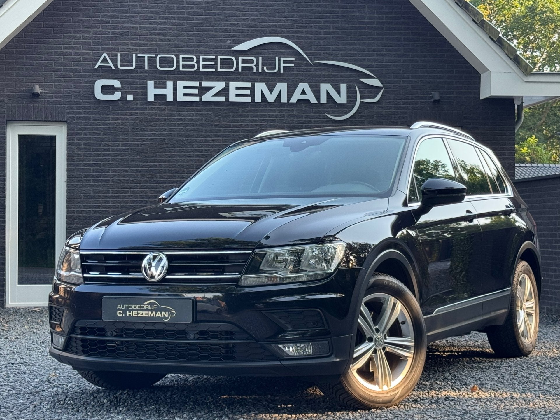 Volkswagen Tiguan 1.4 TSI ACT Highline 1E EIGENAAR DEALER OH, Auto's, Voorwielaandrijving, Dealer onderhouden, Stof, Gebruikt
