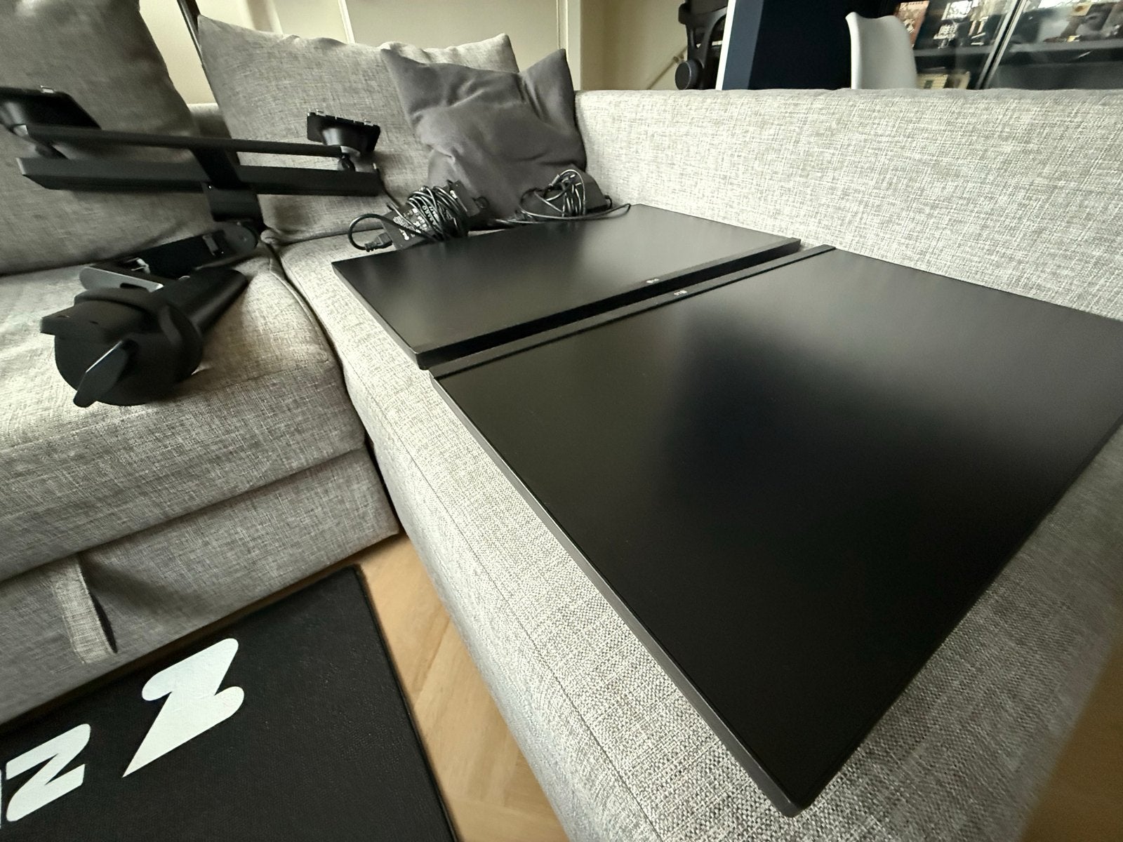 LG 2x27" QHD Ergo Dual Monitor met Daisy Chain, Ophalen, IPS, In hoogte verstelbaar, Zo goed als nieuw
