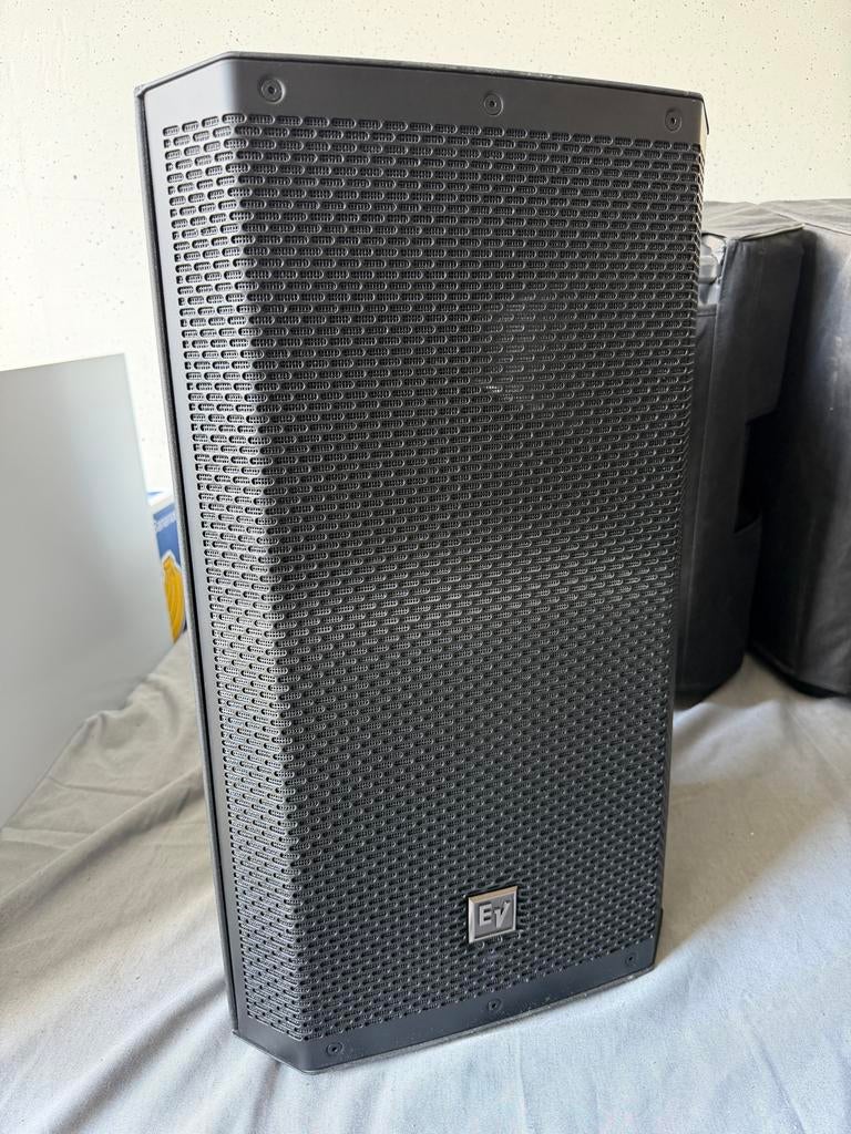 Electro-Voice ELX200-12P actieve luidspreker, Zo goed als nieuw, 120 watt of meer, Front, Rear of Stereo speakers, Ophalen