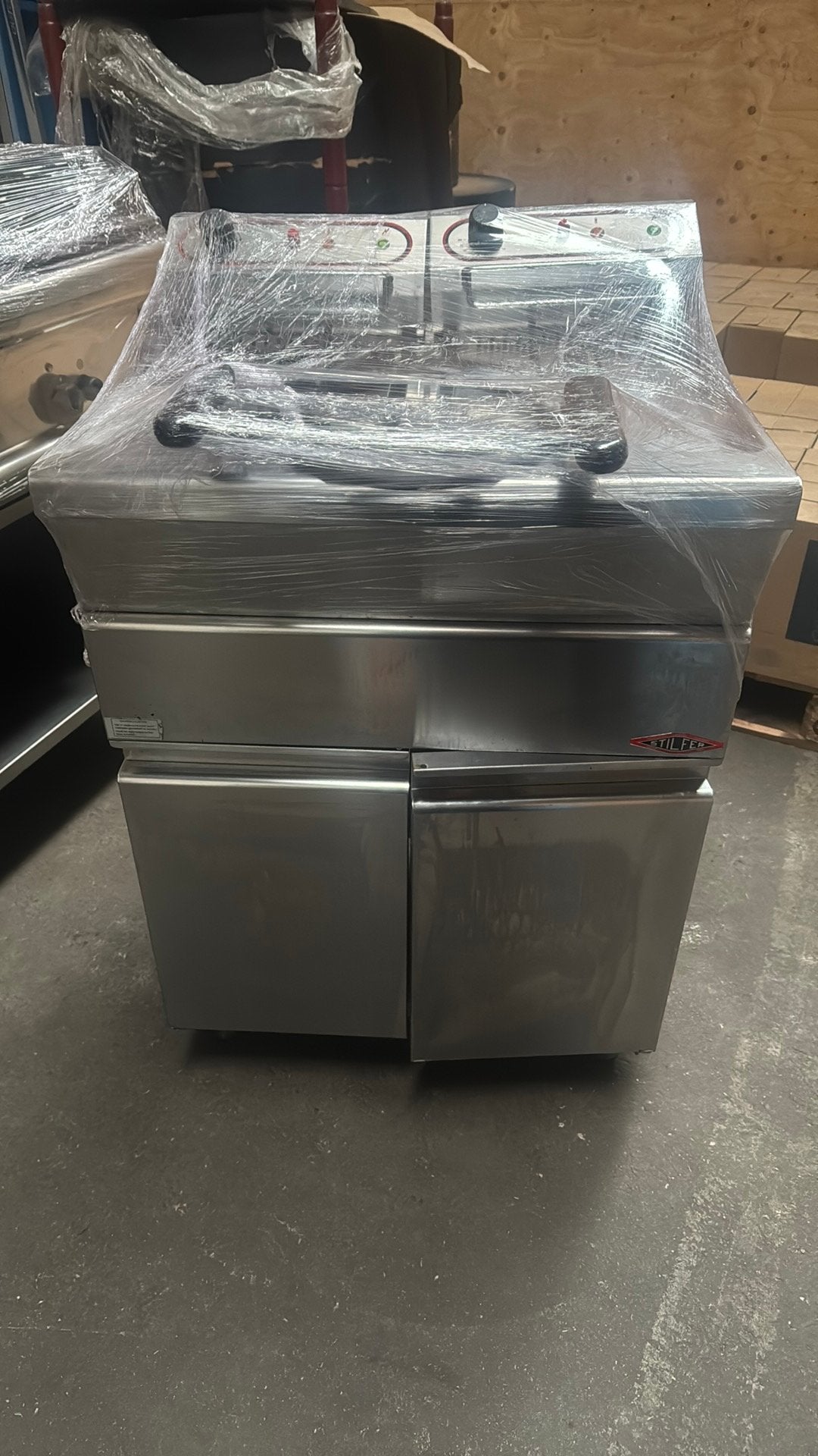 Stilfer CE14 dubbele professionele elektrische friteuse, Ophalen, Zo goed als nieuw, Minder dan 45 cm