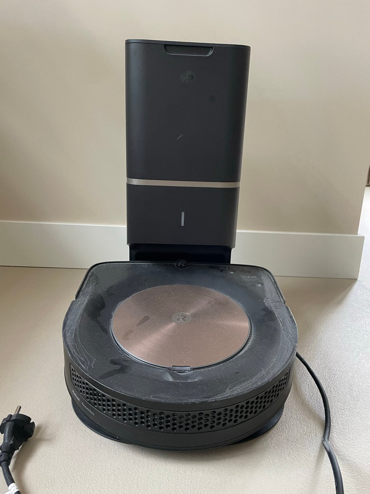iRobot Roomba i7+ Robotstofzuiger met zelflegende basis, Witgoed en Apparatuur, Gebruikt, IRobot, Automatisch legen, Ophalen of Verzenden