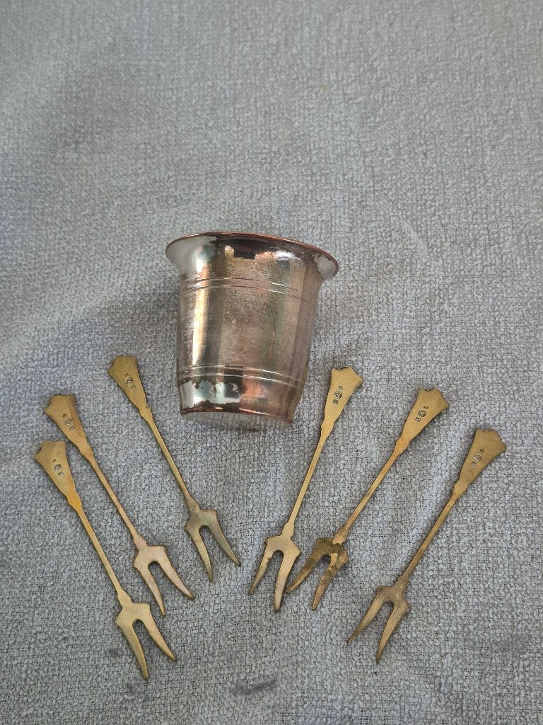 6 Vintage verzilverde vorkjes en een verzilverd bekertje., Antiek en Kunst, Ophalen of Verzenden