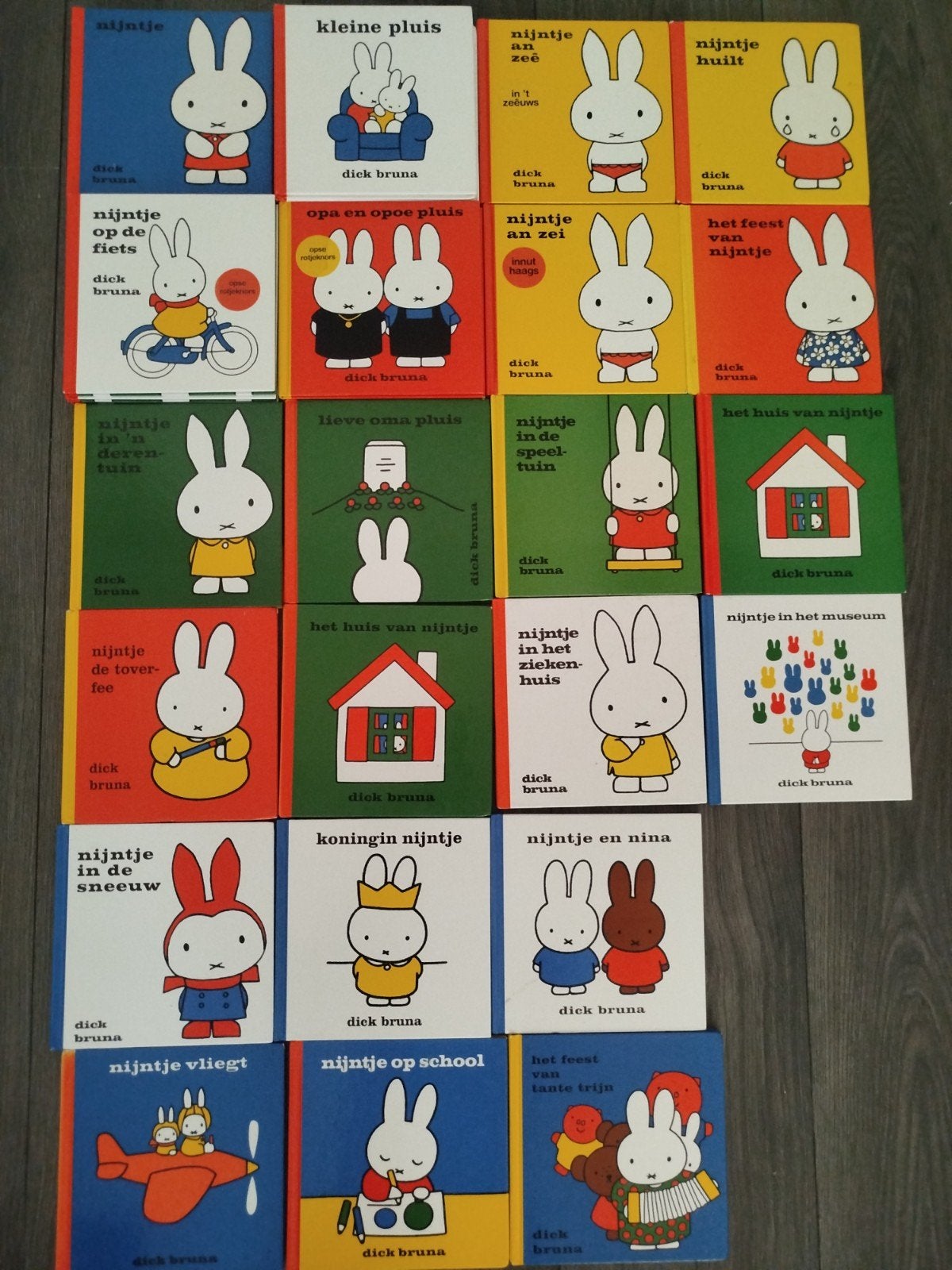 NIJNTJE KLEINE BOEKJES DICK BRUNA 28 STUKS 4 VOOR €10, Boeken, Kinderboeken | Baby's en Peuters, Gelezen, Ophalen of Verzenden
