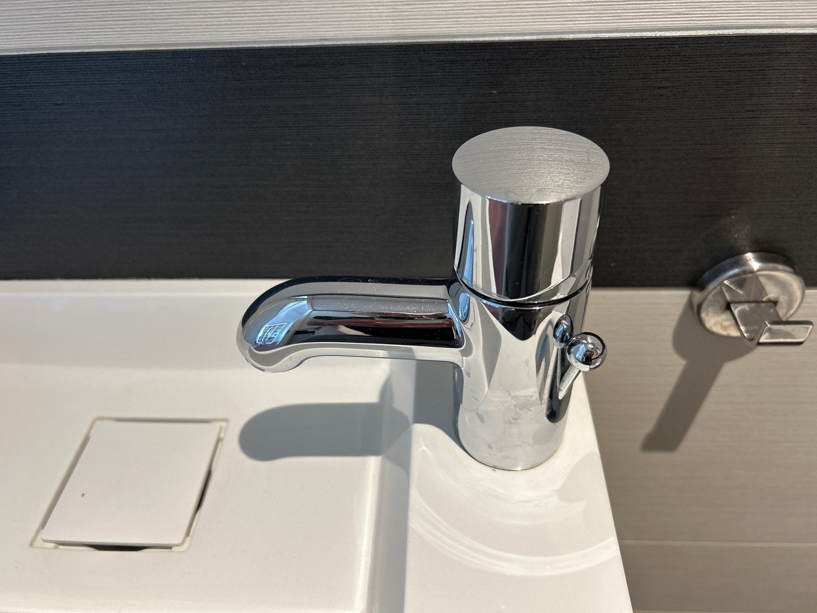 Moderne chroom wastafelkraan van hansgrohe met warm/koud, Ophalen of Verzenden, Zo goed als nieuw, Chroom, Kraan