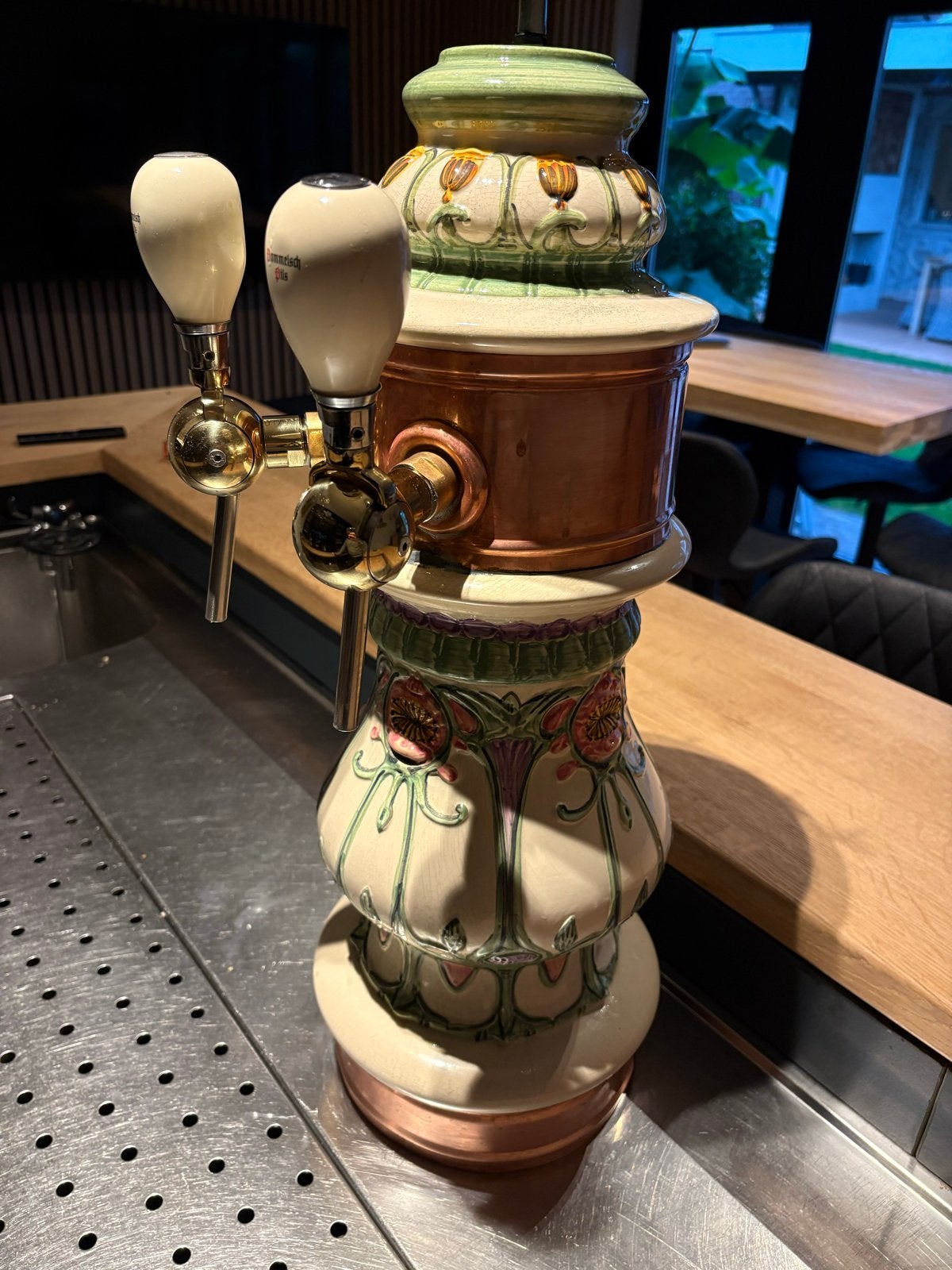 Unieke Dommelsch Tapzuil - Porselein, Koper & Messing, Ophalen
