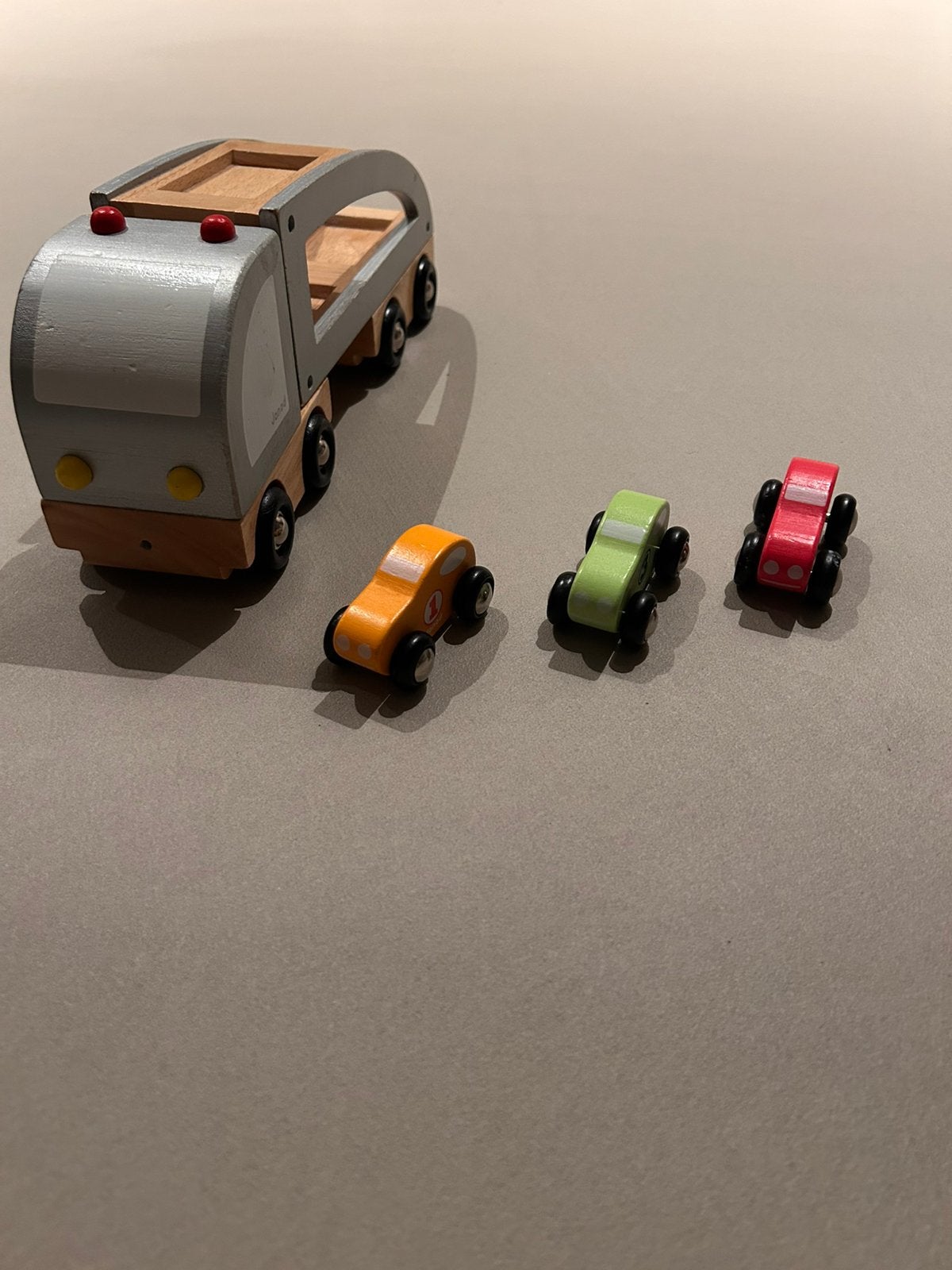 Janod houten autotrailer, Ophalen, Zo goed als nieuw