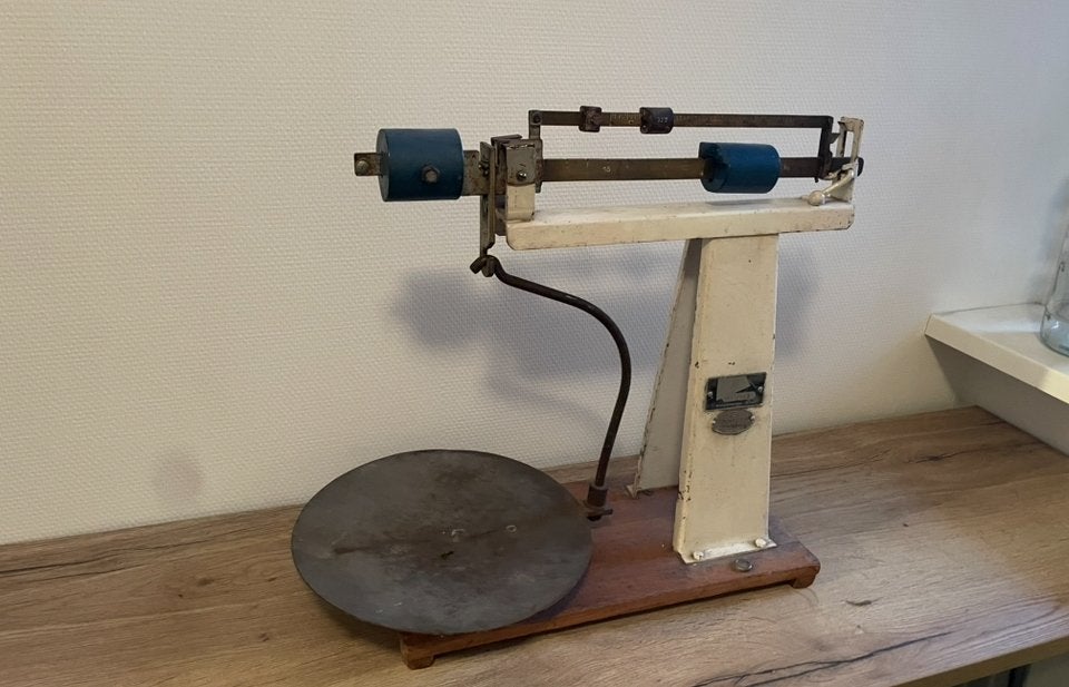 Antieke Winkelweegschaal - Decoratief en Functioneel, Ophalen, Winkelweegschaal, Analoog, 500 gram of grover