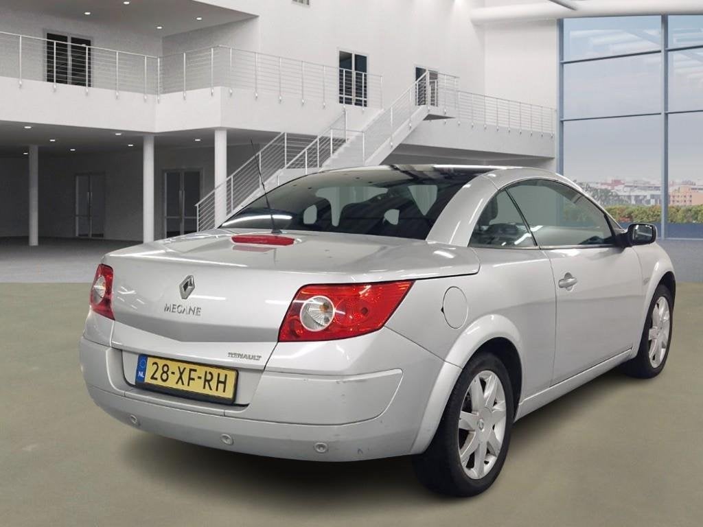 Renault Mégane Coupé-Cabriolet 2.0-16V Tech Line, Voorwielaandrijving, 1998 cc, 135 pk, Gebruikt