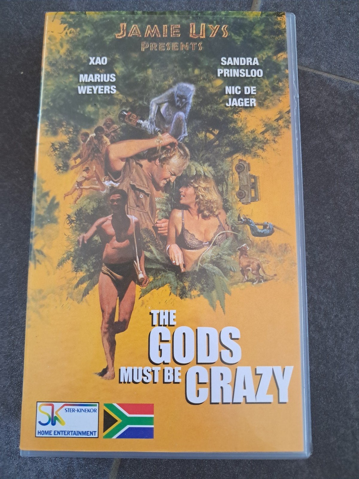 Gratis VHS-videoband: The Gods Must Be Crazy, Cd's en Dvd's, VHS | Film, Ophalen, Alle leeftijden, Komedie, VHS