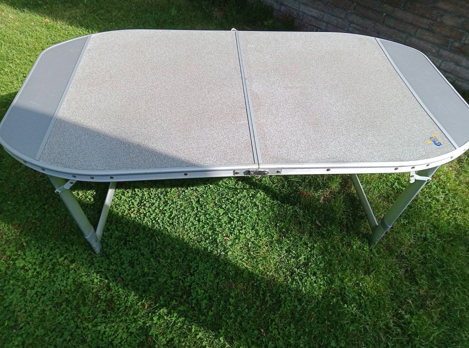 Handige inklapbare campingtafel - Ideaal voor onderweg!, Ophalen of Verzenden, Gebruikt, Campingtafel