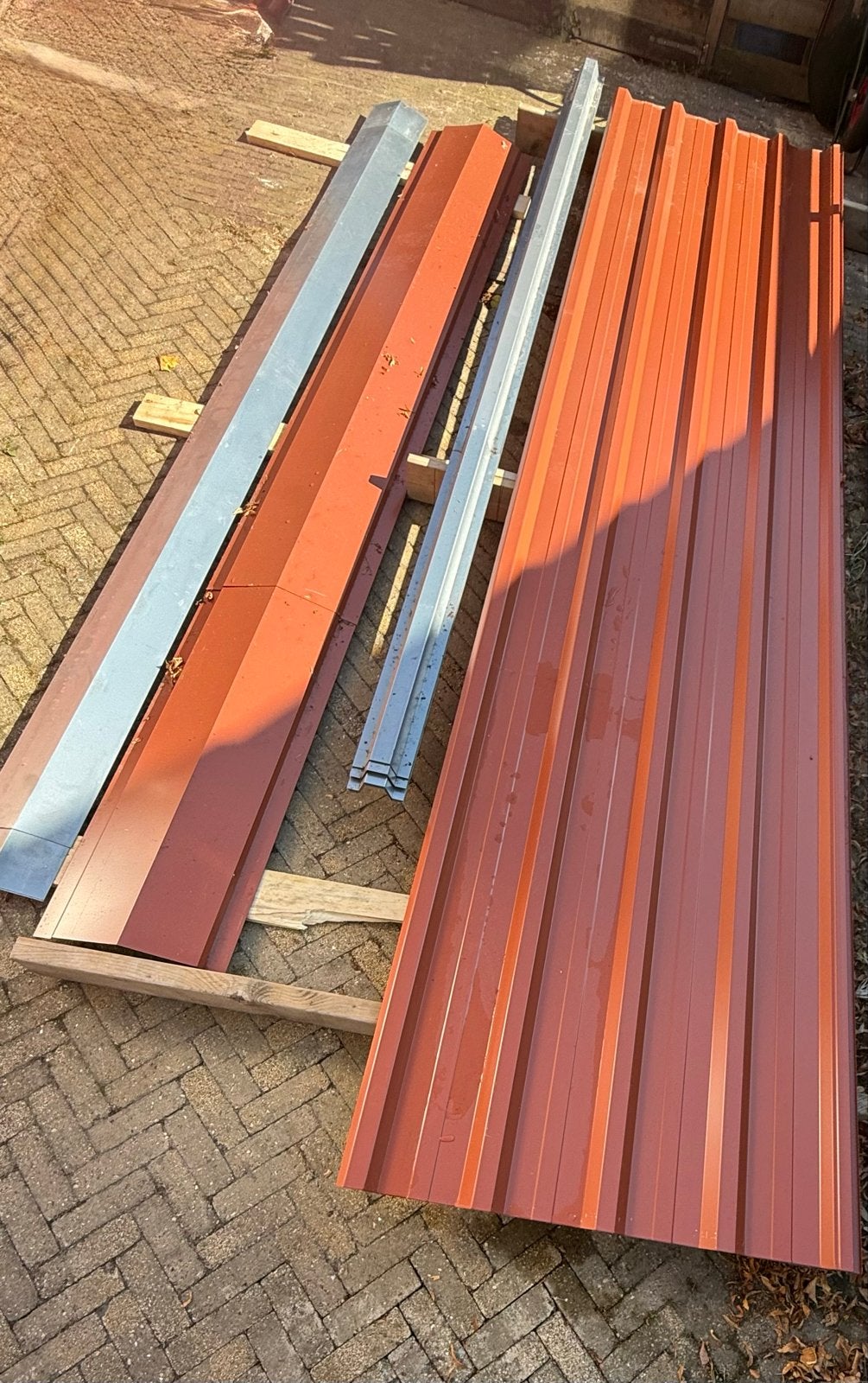 17 Trapezium platen geprofileerde metalen platen, Overige kleuren, Nieuw, 15 m² of meer, Metaal