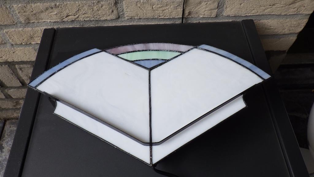 mooie wandlamp in Tiffany stijl, Ophalen of Verzenden, Gebruikt, Glas