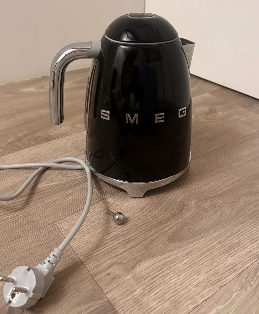Smeg waterkoker, Witgoed en Apparatuur, Waterkokers, 1 tot 2 liter, Ophalen of Verzenden, Zo goed als nieuw