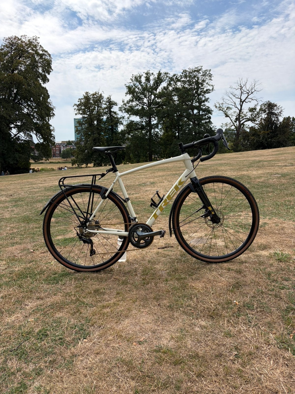 Trek Domane AL 4 Gen 3 – maat 56 – Shimano Tiagra 2x10, 28 inch, Gebruikt, 15 tot 20 versnellingen, Schijfrem