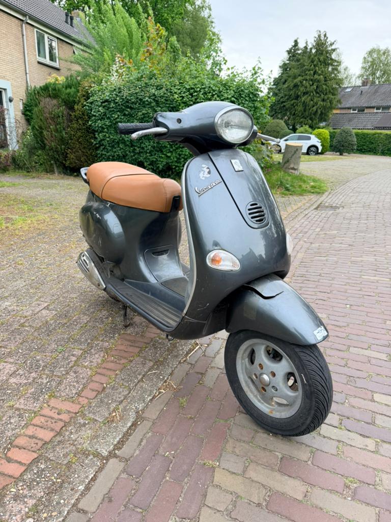Vespa et4 50cc bromkenteken, Fietsen en Brommers, Ophalen, Zo goed als nieuw, Benzine, Vespa LX