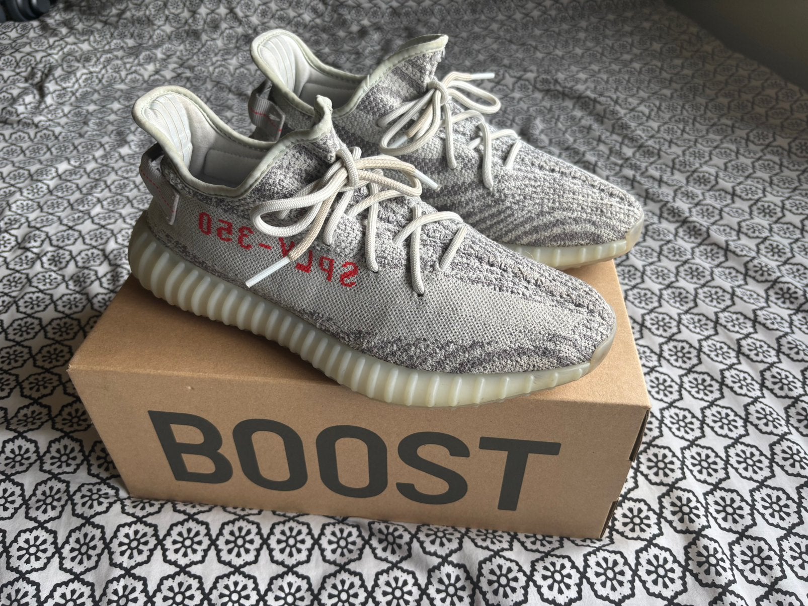 Yeezy Boost 350 Blue Tint, Ophalen of Verzenden, Zo goed als nieuw, Blauw