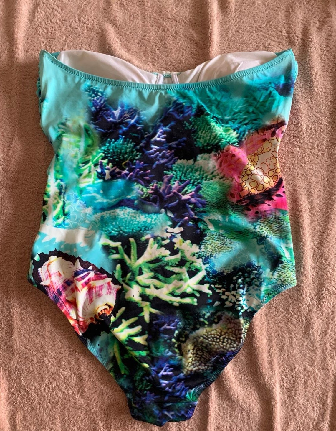 Mooi badpak maat 42 cup C met koraalprint, Verzenden, Zo goed als nieuw, Meerkleurig, Badpak