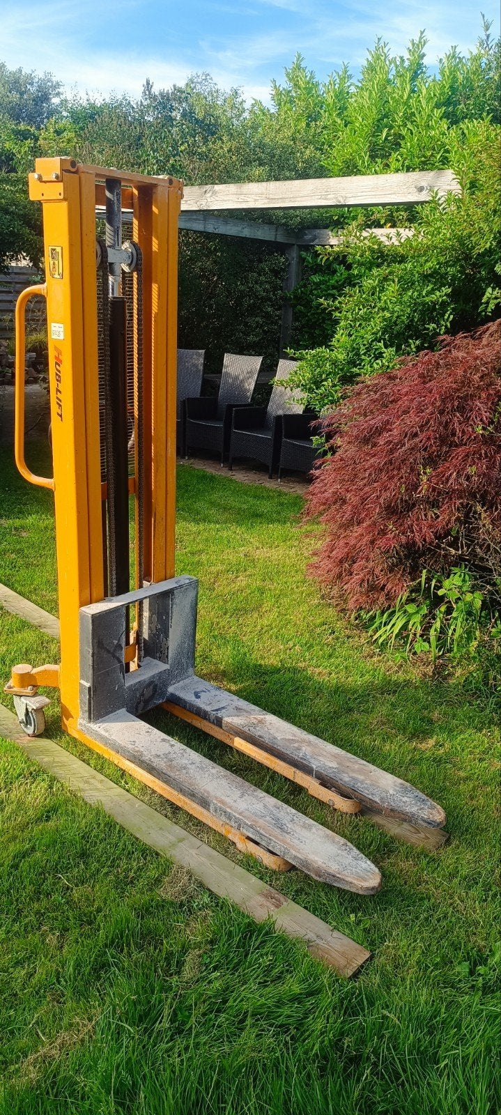 Stapelaar 1000 kg max en 288cm hoog, Ophalen