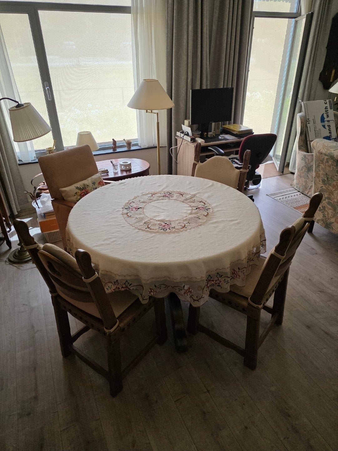 Ronde eettafel met 4 stoelen - Hout, Ophalen, Gebruikt, Klassiek, Rond