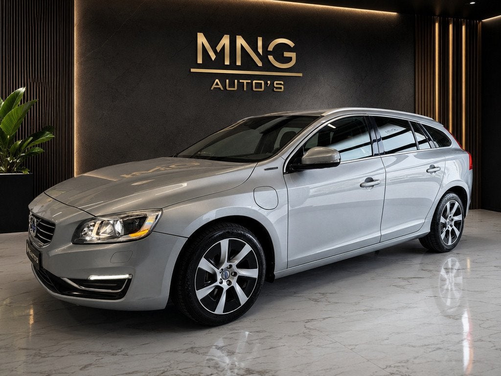 Volvo V60 2.4 D6 AWD Plug-In Hybrid|Memory|StandKachel|Leder, Automaat, Zwart, Vierwielaandrijving, 11 kWh