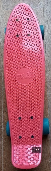 Pennyboard skateboard SHUT, rood + blauwe wielen, 56,5 cm, Ophalen of Verzenden, Zo goed als nieuw