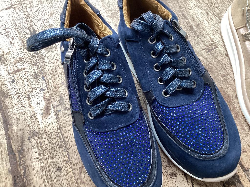 BIJNA GRATIS NIEUWE SCHOENEN 3,75 per paar, Ophalen, Nieuw, Sneakers of Gympen
