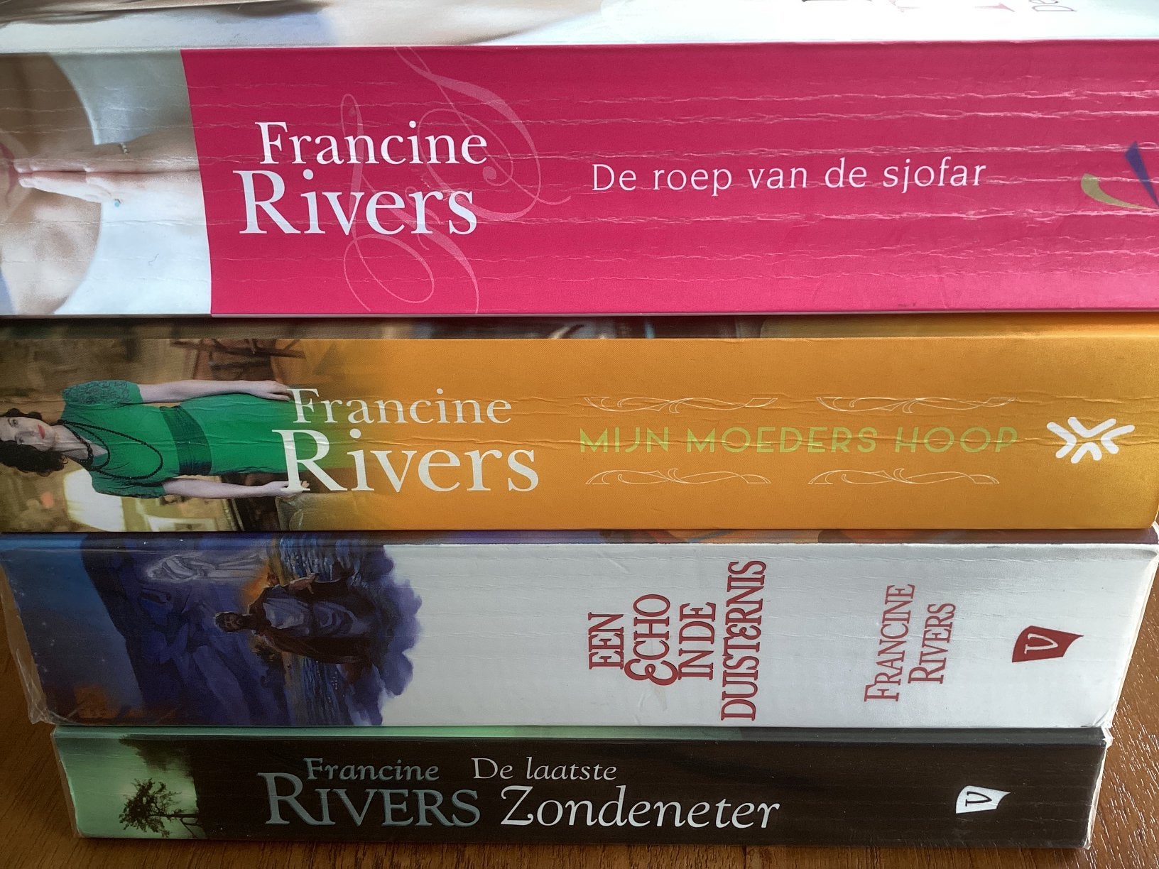 4 romans Francine Rivers, Ophalen of Verzenden, Gelezen