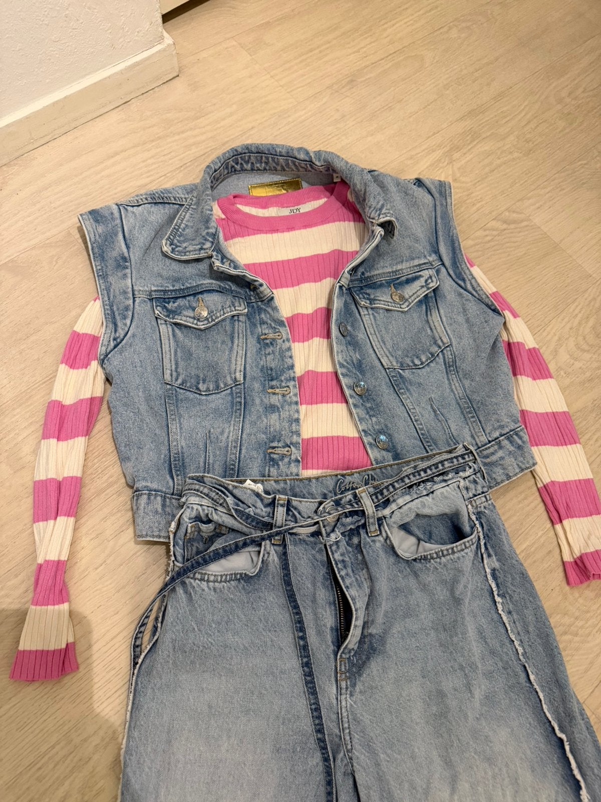 Jeans/ top/ spijker gilet, Ophalen of Verzenden, Zo goed als nieuw