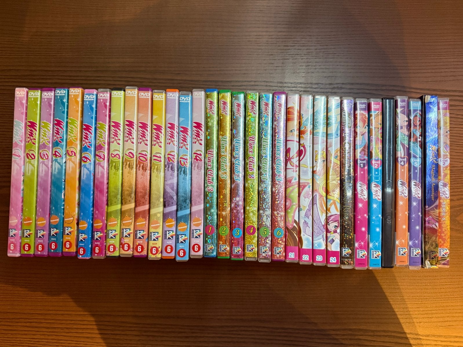 Winx Club DVD Collectie - S1 t/m S4 + 2 films & S5 deel 2, Cd's en Dvd's, Animatie, Alle leeftijden, Tv-serie, Gebruikt