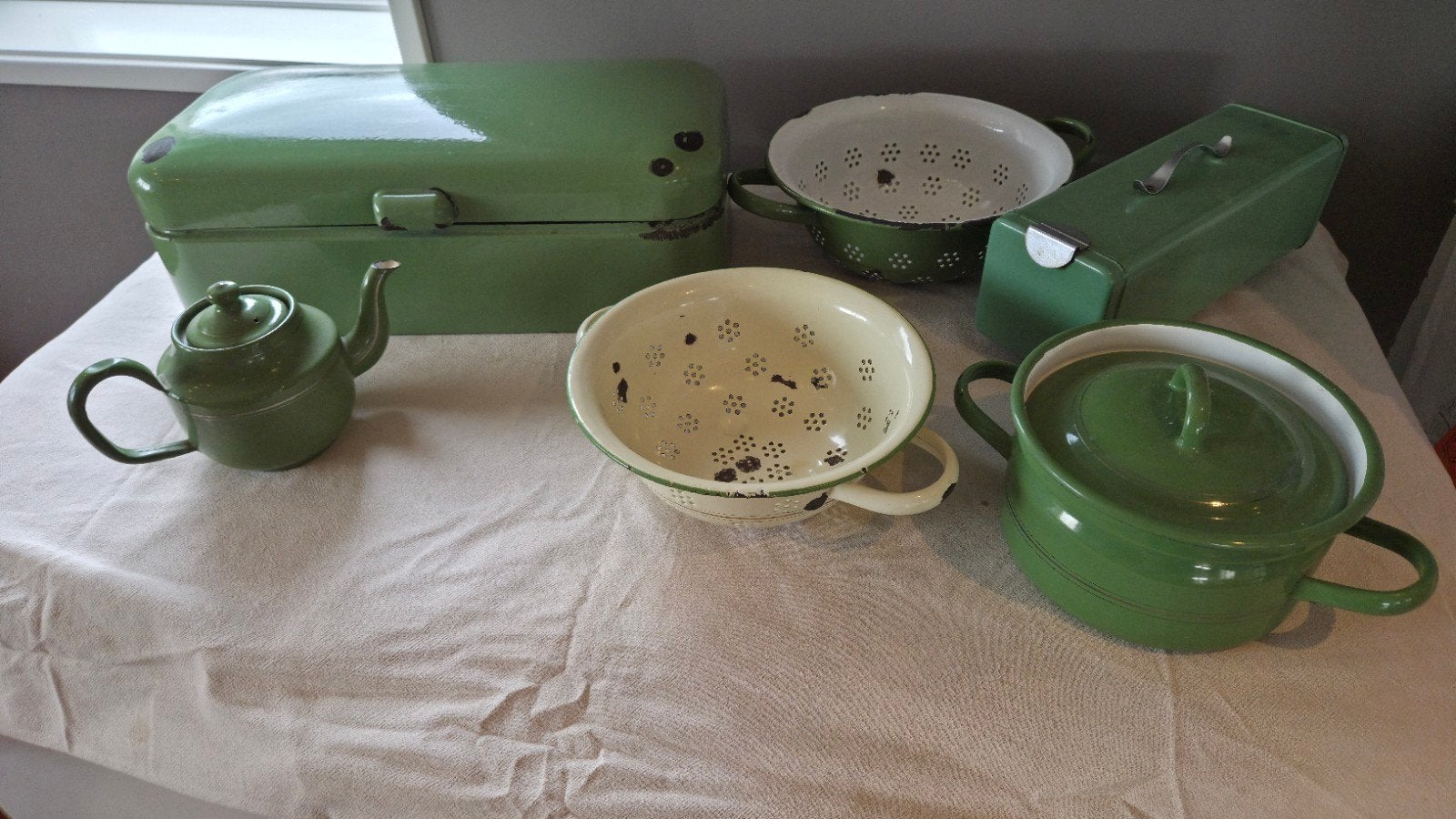 Vintage groenemaille keukenset: broodtrommel, vergieten, pan, Antiek en Kunst, Ophalen of Verzenden