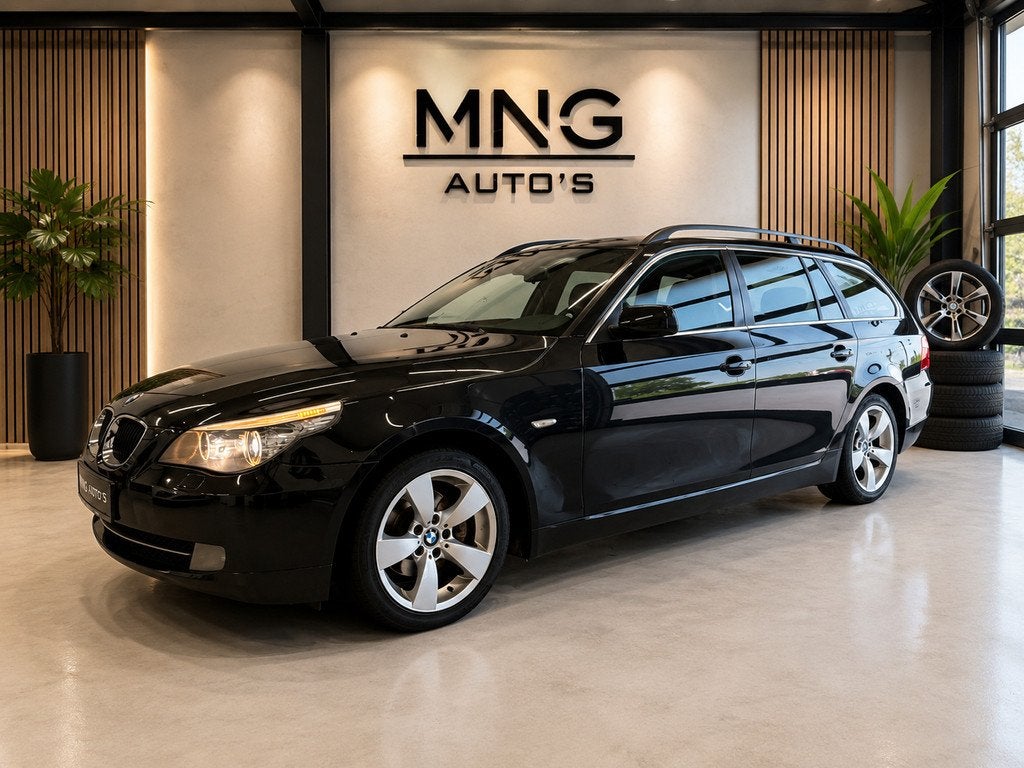 BMW 5-serie Touring 520i M-Sport|Cruis|Trekh|Topstaat!|Nap, Auto's, Automaat, Achterwielaandrijving, 4 cilinders, Parkeersensor