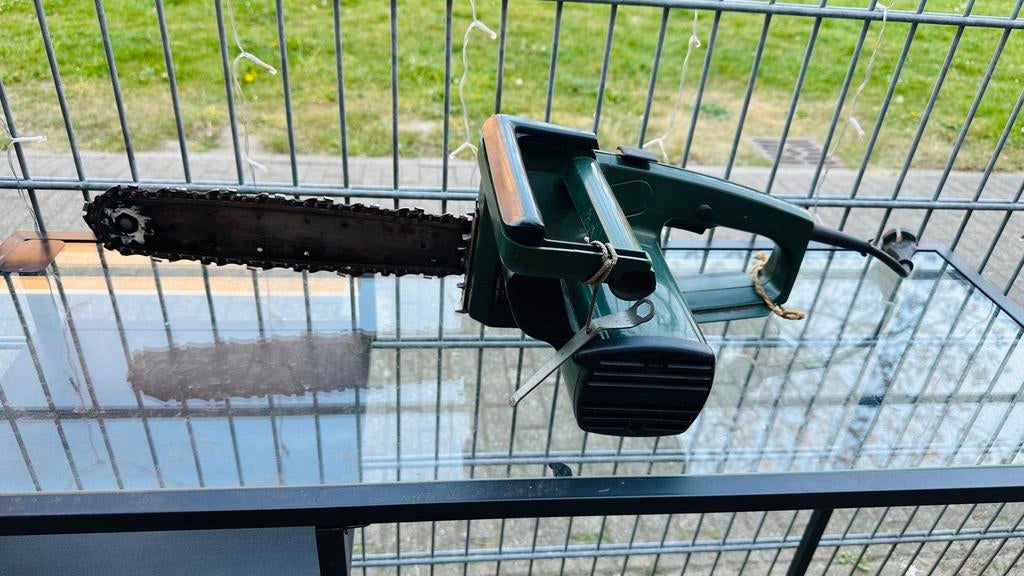 Black & Decker electric chainsaw, Ophalen of Verzenden, Zo goed als nieuw