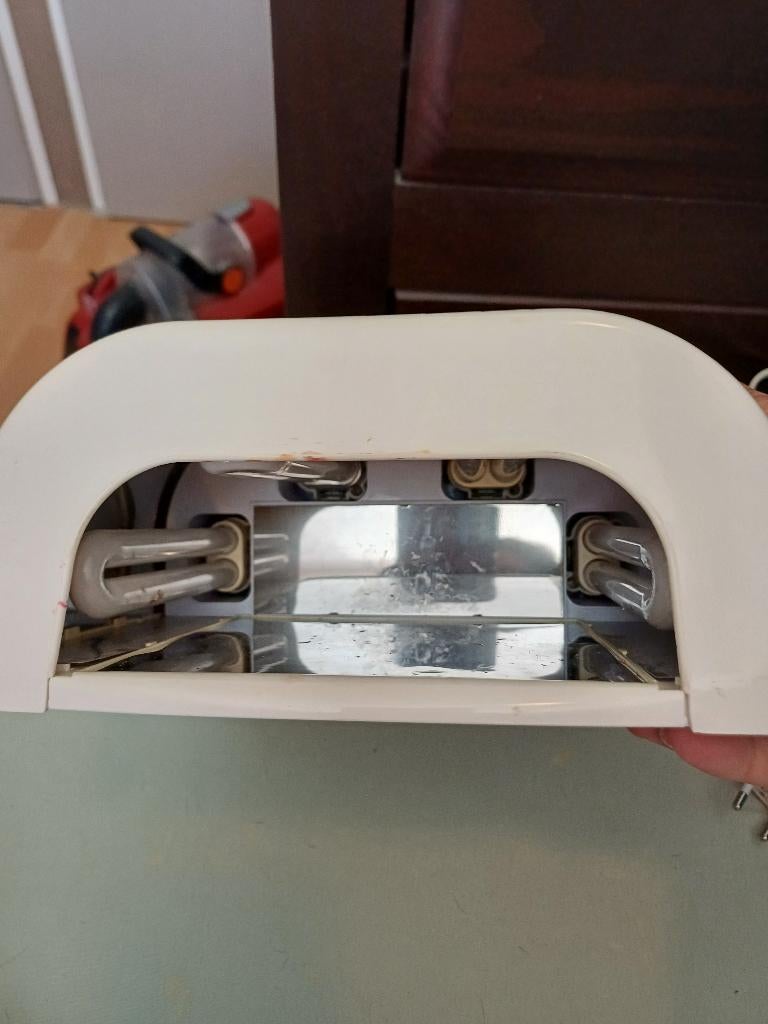 Uv lamp voor gel nagels, Sieraden, Tassen en Uiterlijk, Uiterlijk | Cosmetica en Make-up, Ophalen, Gebruikt, Wit, Handen en Nagels