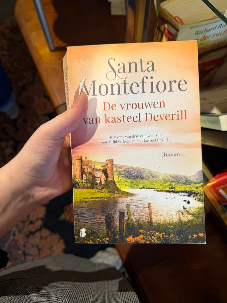 Santa Montefiore - De vrouwen van kasteel Deverill, Ophalen of Verzenden, Gelezen, Europa overig