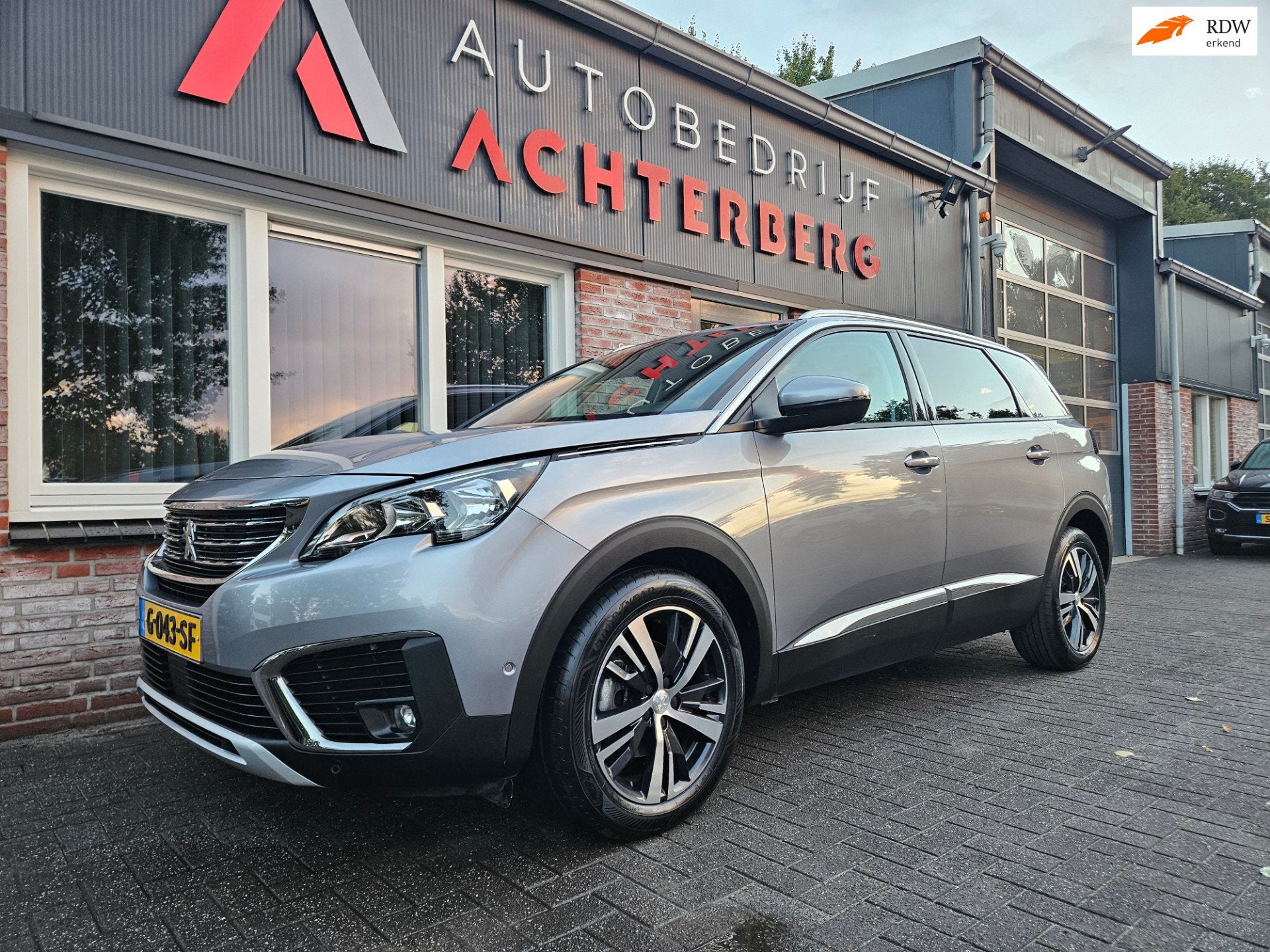 Peugeot 5008 1.2 PureTech Crossway 7-Zitplaatsen! Camera! Ca, Voorwielaandrijving, 1280 kg, Gebruikt, Euro 6