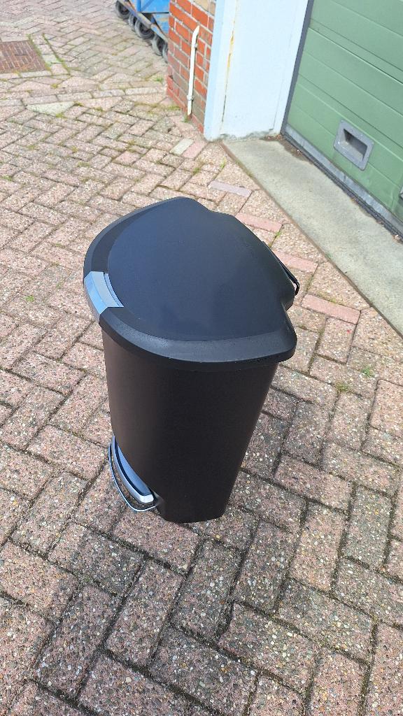 Simplehuman pedaalemmer kunststof 50 liter zwart halfrond, Ophalen, Kunststof, Gebruikt, Met pedaal