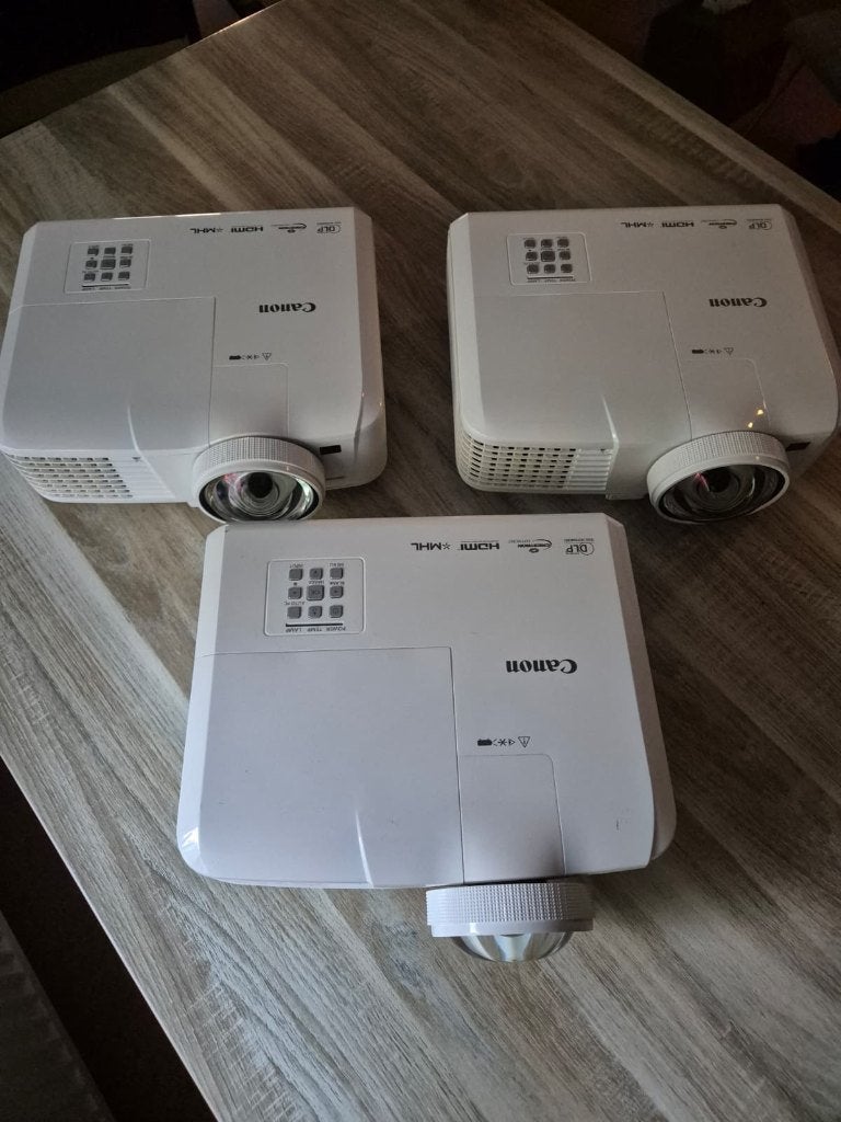 Canon projector LV-WX310ST 3 stuks, Audio, Tv en Foto, Ophalen, Gebruikt, Canon, LED