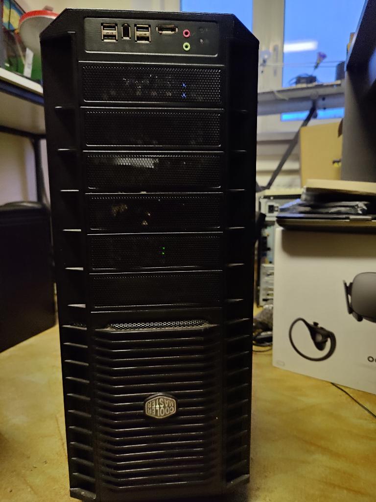Server met veel geheugen en opslag, Computers en Software, Ophalen, Gebruikt, 2 tot 3 Ghz, 128 GB