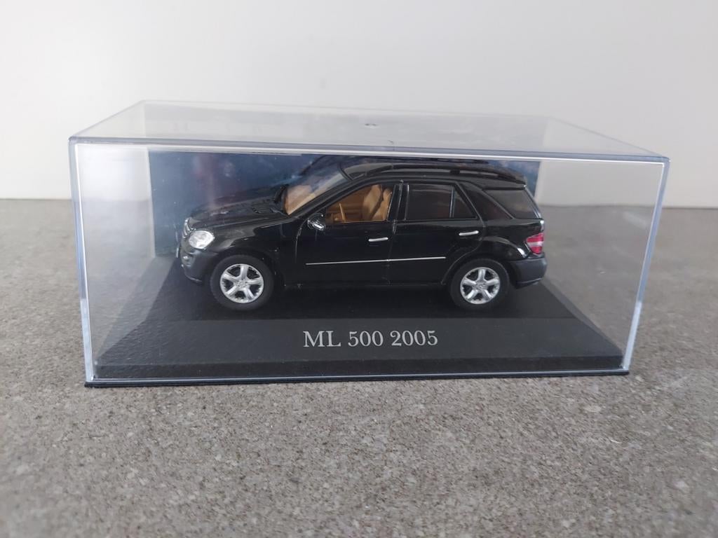 Mercedes-Benz ML 500 (2005) modelauto, Hobby en Vrije tijd, Modelauto's | 1:43, Zo goed als nieuw, Auto, Overige merken, Ophalen of Verzenden