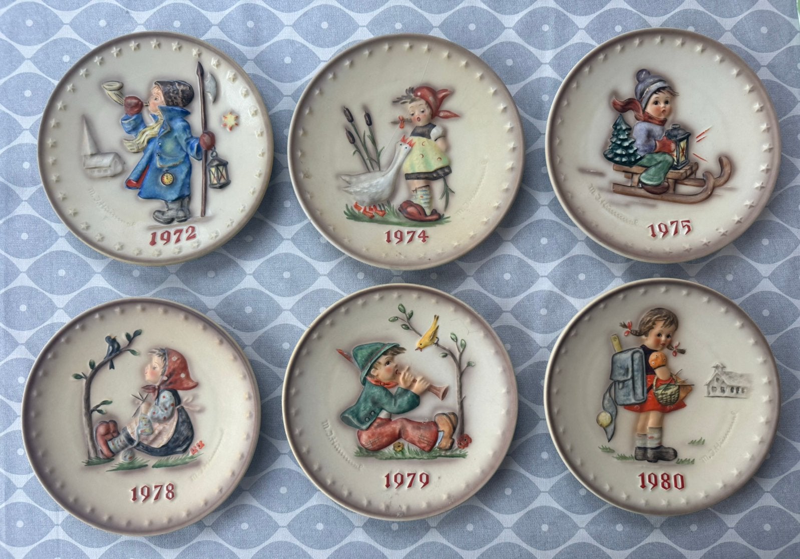 Set jaarlijkse M.J. Hummel verzamelbordjes van 1972 - 1980, Antiek en Kunst, Ophalen of Verzenden