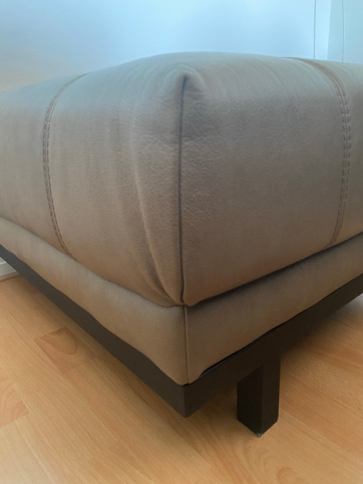Leren hocker 80x80 cm, hoogte 43 cm, Ophalen, Gebruikt, Vierkant, Leer