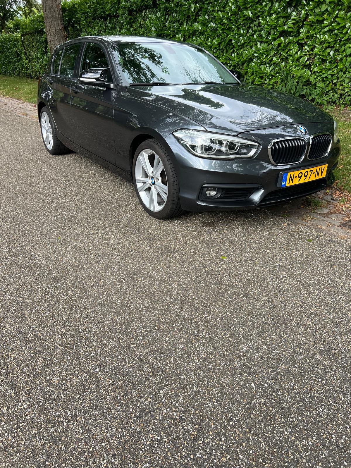 BMW 1-Serie 118i 136pk EDE Aut 2017 Grijs, 1295 kg, 650 kg, Particulier, 3 cilinders